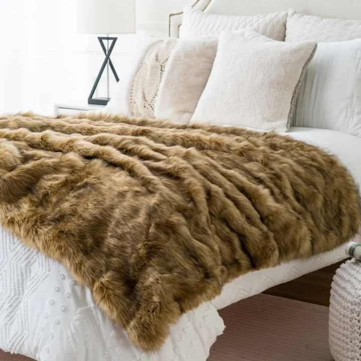 Faux Fur Blanket – Cozy Flair & Elegant Accent