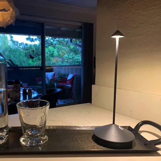 Modern Cordless LED Table Lamp – Stylish Lighting for Any Space