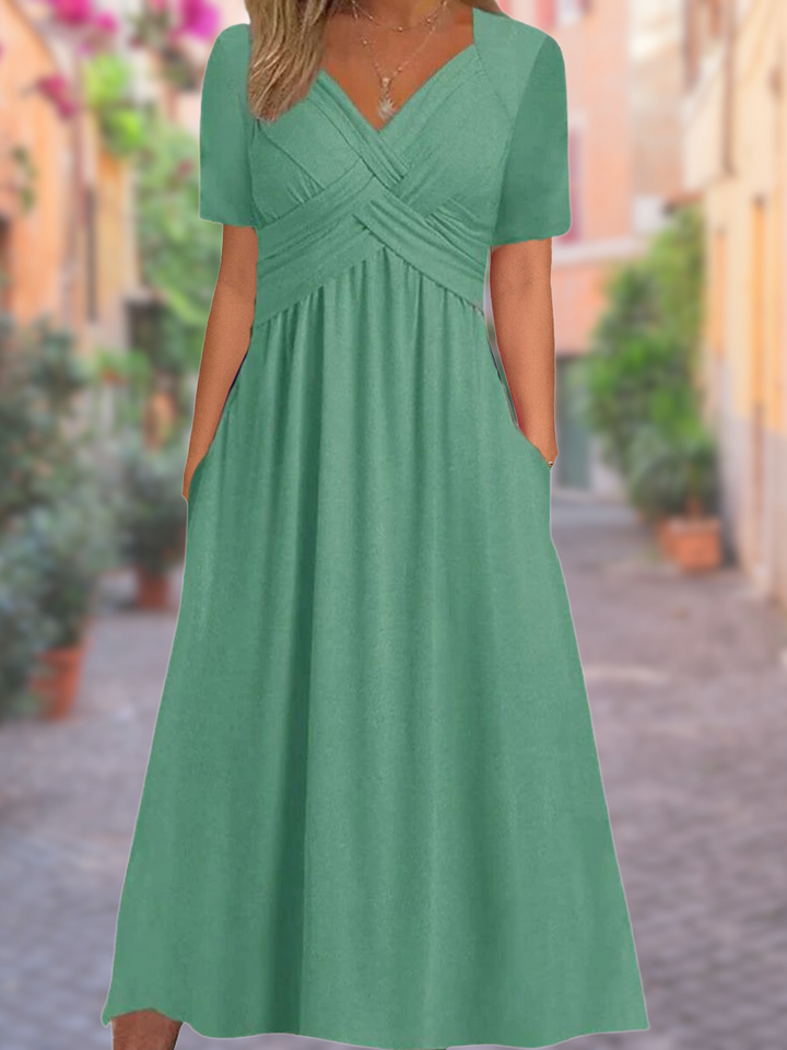 Stylish summer dress with a V-neck - Comfortable and airy