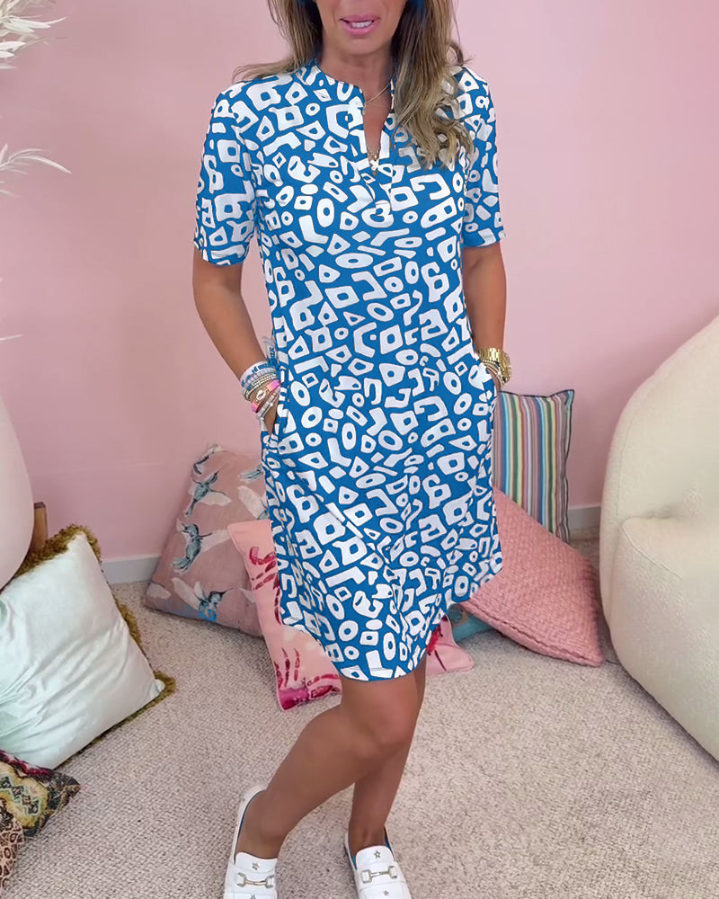 Beach Dress with V-Neck and Practical Pockets