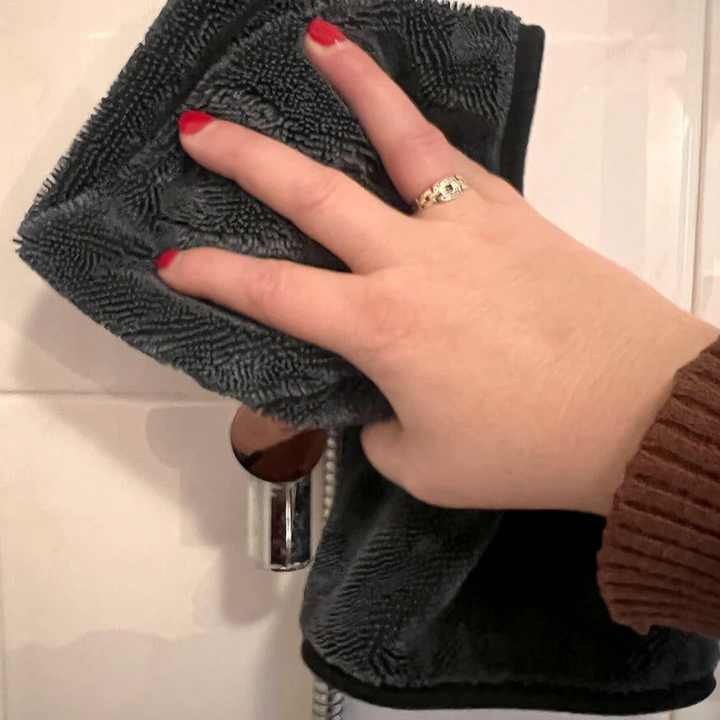 High-Absorption Cloth for Spotless Drying