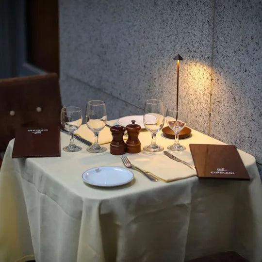 Modern Cordless LED Table Lamp – Stylish Lighting for Any Space