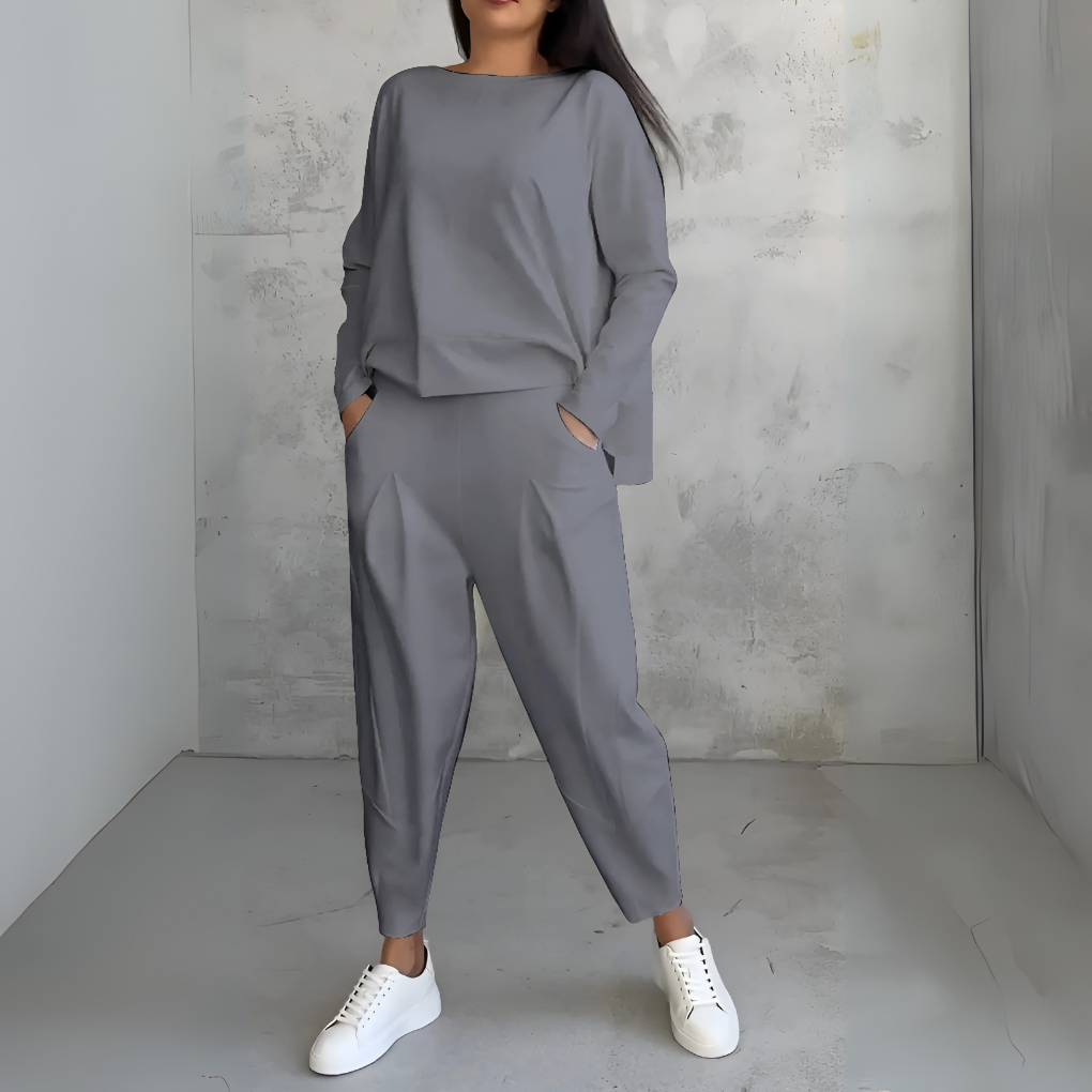 Two-Piece Leisure Suit with Round Neck and Long Sleeves