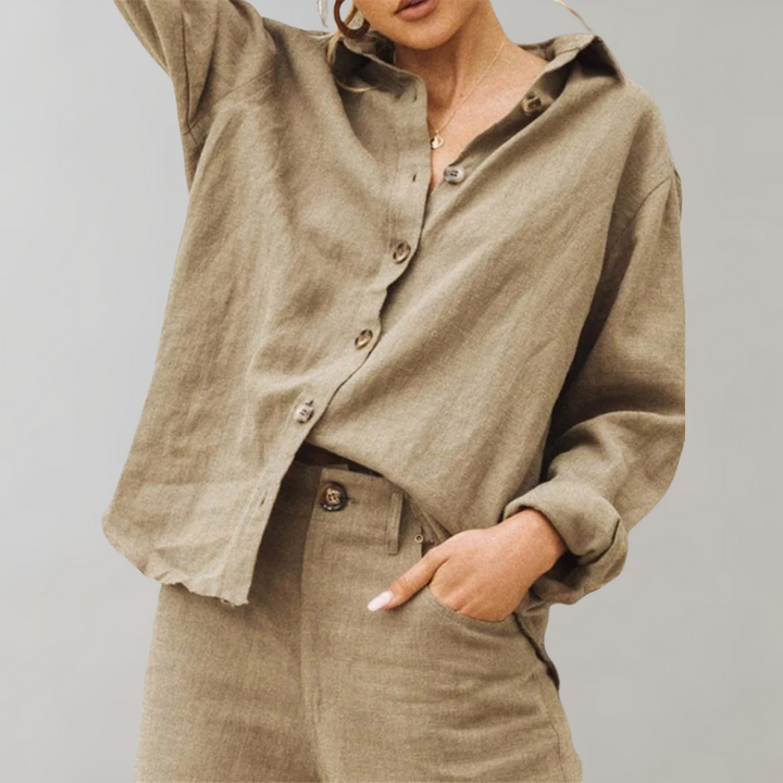 Linen Blouse – Timeless Elegance and Vintage Charm