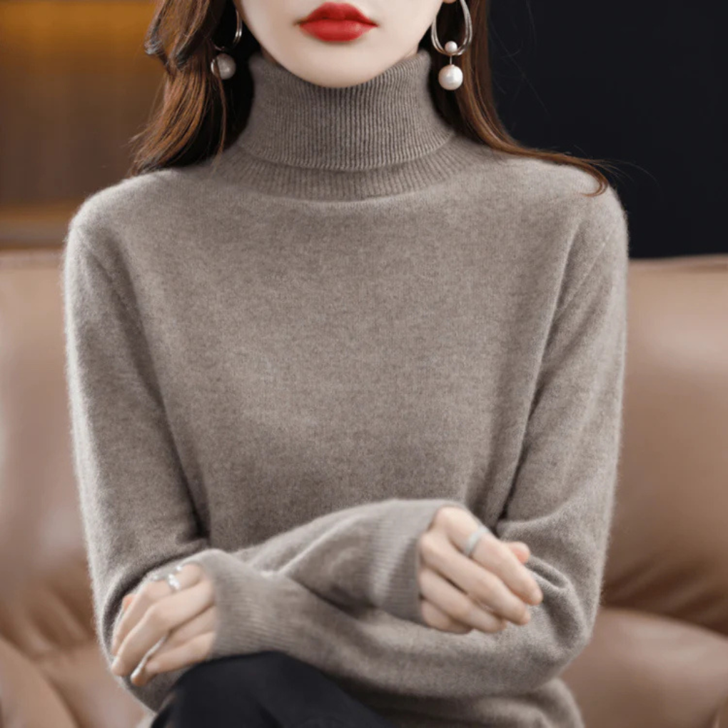 Women’s Fine-Knit Turtleneck Sweater
