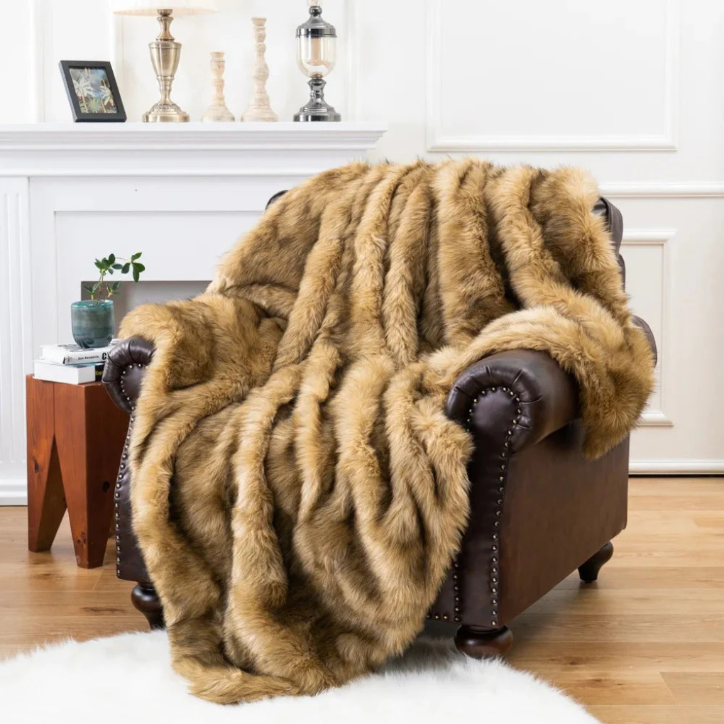 Faux Fur Blanket – Cozy Flair & Elegant Accent