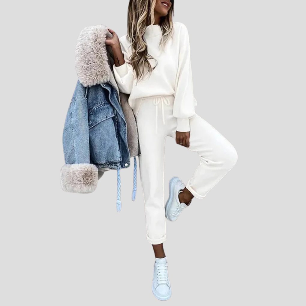 Women’s Relaxed-Fit Tracksuit Set