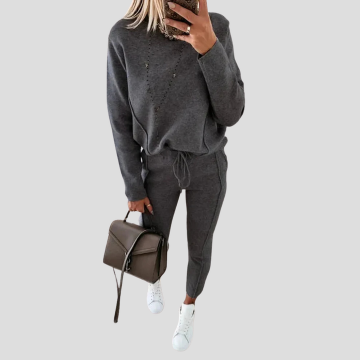 Women’s Relaxed-Fit Tracksuit Set