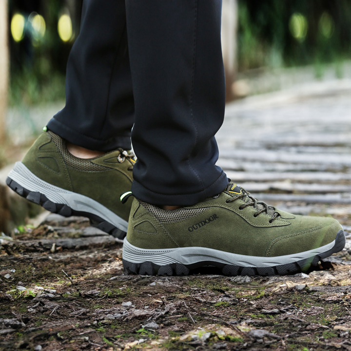 Orthopedic walking shoes for men