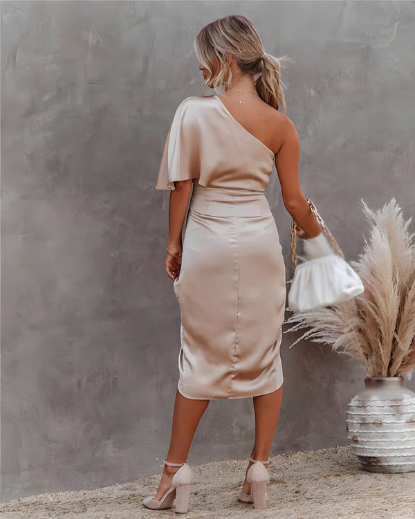 Midi Dress – Elegant and Refined
