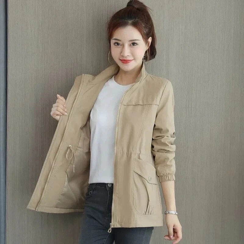 Trench Coat with Front Pockets – Fashion and Function Combined